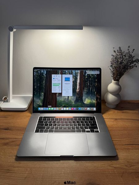 MacBook Pro 16 2019 8-Core i9-9980HK 32Gb 1000Gb Radeon 5300M 4Gb Space Gray M1595 фото