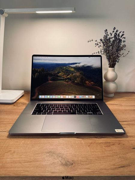 Apple MacBook Pro 16 2019 intel i7 32/512Gb Radeon 5300M 4Gb Space Gray M1116 фото