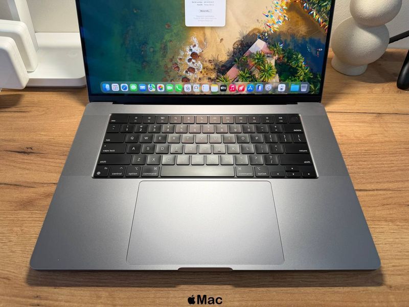 Apple MacBook Pro 16 2021 M1 Max 24 GPU 32Gb RAM 512Gb SSD Space Gray M2638 фото