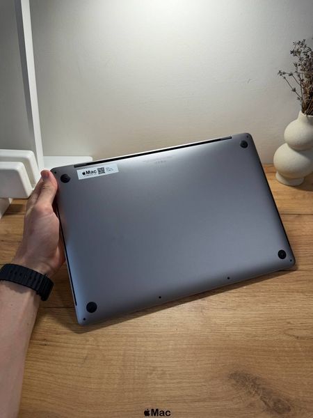 Apple MacBook Pro 16 2019 intel i7 16Gb 512Gb Radeon 5300M 4Gb Space Gray M2433 фото