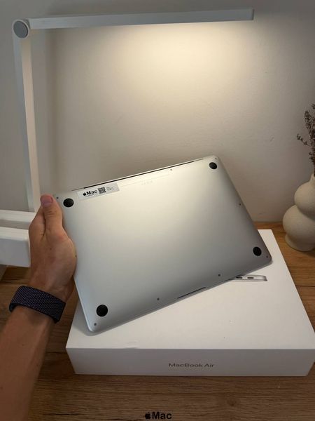Apple MacBook Air 2020 M1 8Gb 256Gb Silver TD393 фото