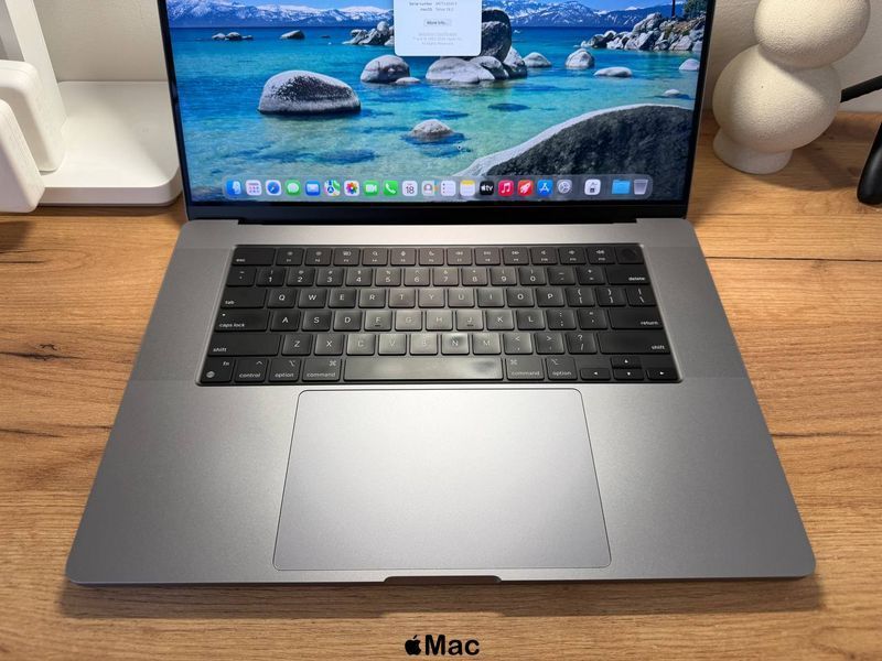 Apple MacBook Pro 16 2021 16-Core GPU M1 Pro 32Gb 512Gb Space Gray M2643 фото