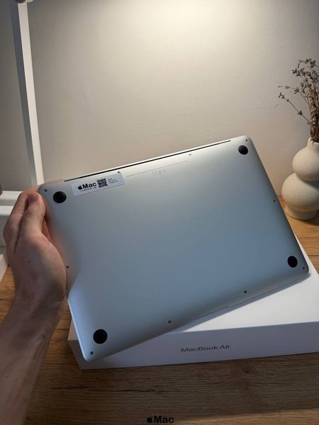 Apple MacBook Air 2020 M1 8Gb 256Gb Silver T377 фото