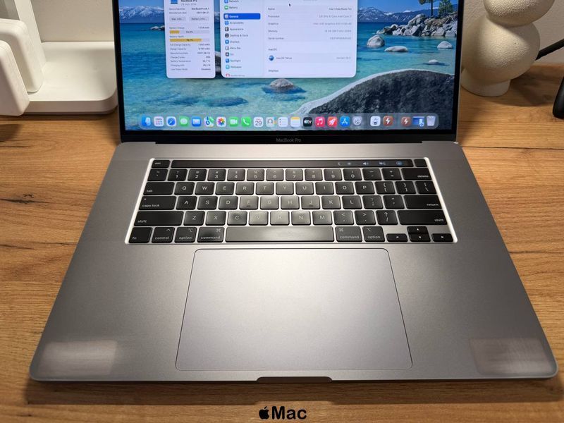 Apple MacBook Pro 16 2019 intel i7 16Gb 512Gb Radeon 5300M 4Gb Space Gray M2572 фото