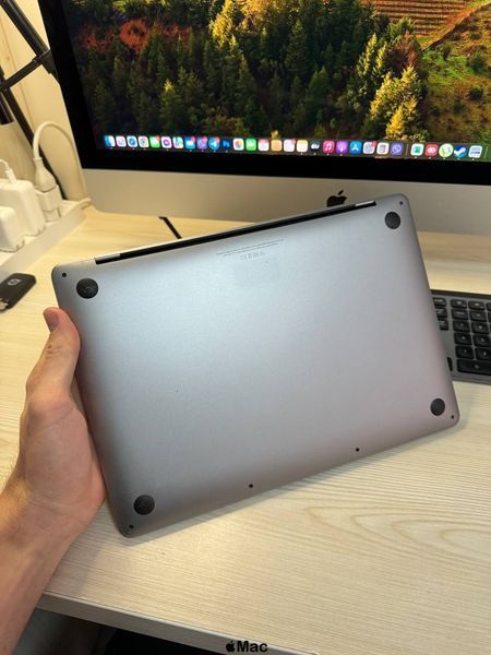 Apple MacBook Pro 2020 Intel i5 16/256Gb Space Gray M901 фото