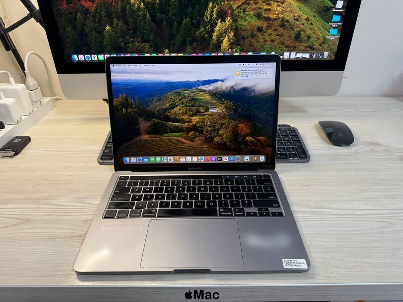 Apple MacBook Pro 2020 Intel i5 16/256Gb Space Gray M901 фото