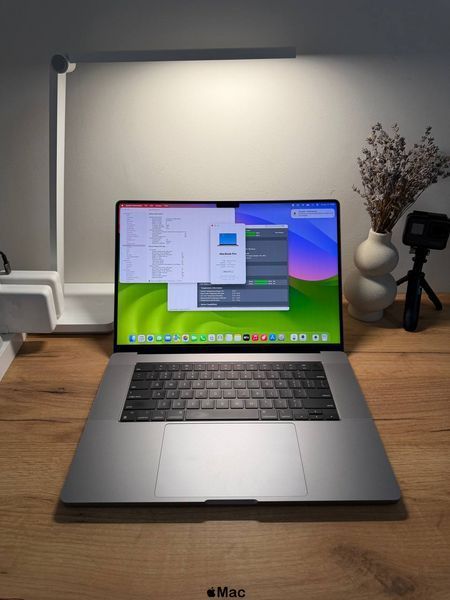 Apple MacBook Pro 16 2021 32-Core GPU M1 MAX 32Gb 512GB Space Gray M2546 фото