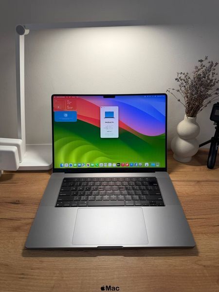 Apple MacBook Pro 16 2021 16-Core GPU M1 Pro 32Gb 512Gb Space Gray M2642 фото