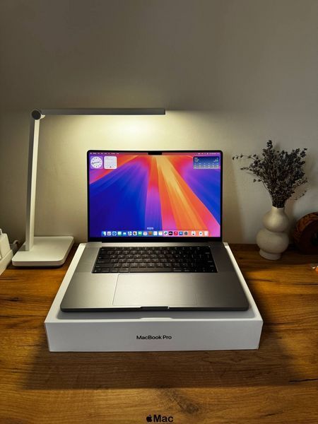 Apple MacBook Pro 16 2023 19-Core GPU M2 Pro 32Gb 1000Gb Space Gray M1390 фото