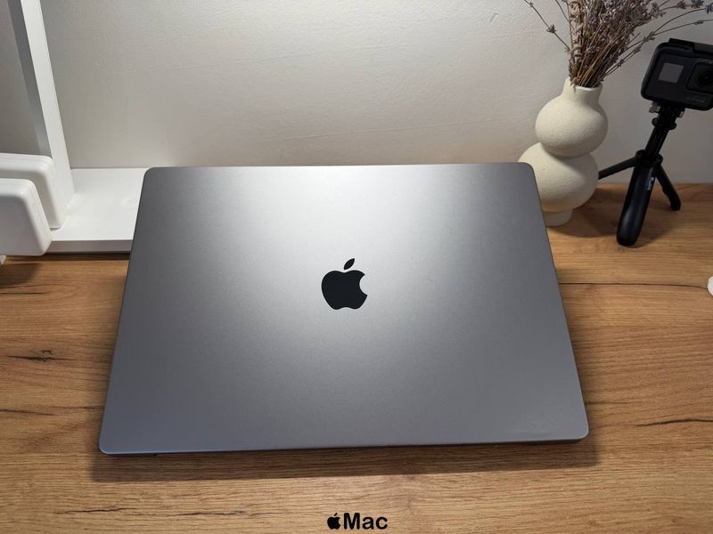 Apple MacBook Pro 16 2021 16-Core GPU M1 Pro 32Gb 512Gb Space Gray M2642 фото