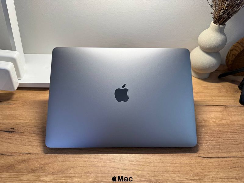 Apple MacBook Air 2020 M1 16Gb 256Gb Space Gray M2181 фото
