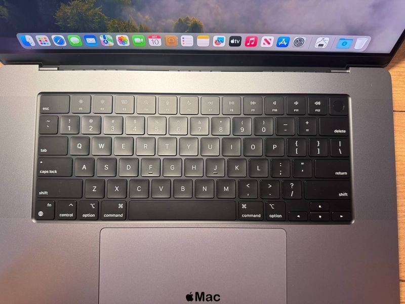 Apple MacBook Pro 16 2023 M2 Pro 16Gb 1Tb Space Gray M103 фото