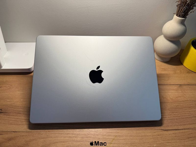 Apple MacBook Pro 14 2021 M1 Pro 16Gb RAM 1TB SSD Silver M2139 фото