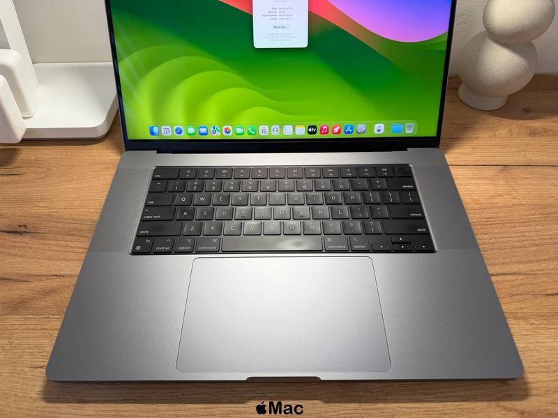 Apple MacBook Pro 16 2023 19-Core GPU M2 Pro 16Gb 512Gb Space Gray M2386 фото