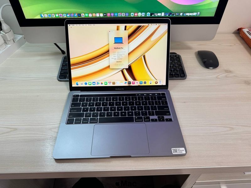 Apple MacBook Pro 2020 Intel i5 16/256Gb Space Gray M908 фото