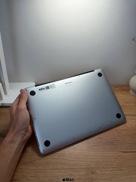 Apple MacBook Pro 13 2015 Intel i5 8GB 256GB Silver M2702 фото