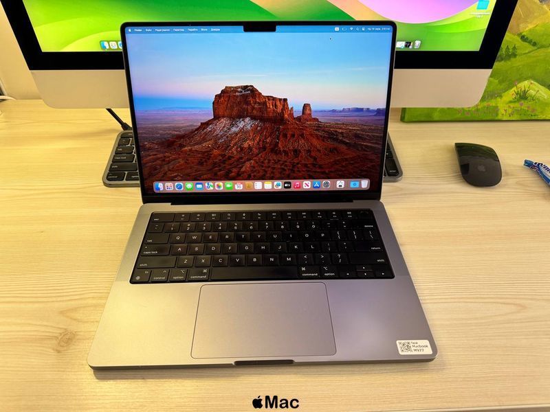 Apple MacBook Pro 14 2021 M1 Pro 16/512Gb Space Gray M977 фото