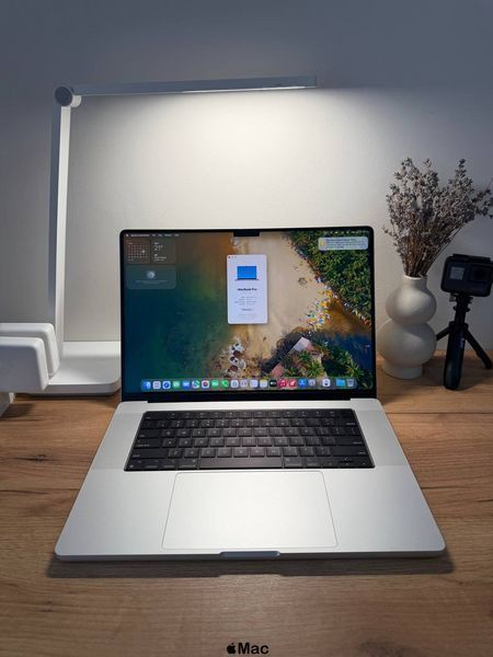 Apple MacBook Pro 16 2021 16 GPU M1 Pro 16Gb 512Gb SSD Silver M2556 фото