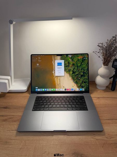 Apple MacBook Pro 16 2021 M1 Max 24 GPU 64Gb RAM 1Tb SSD Space Gray M2613 фото