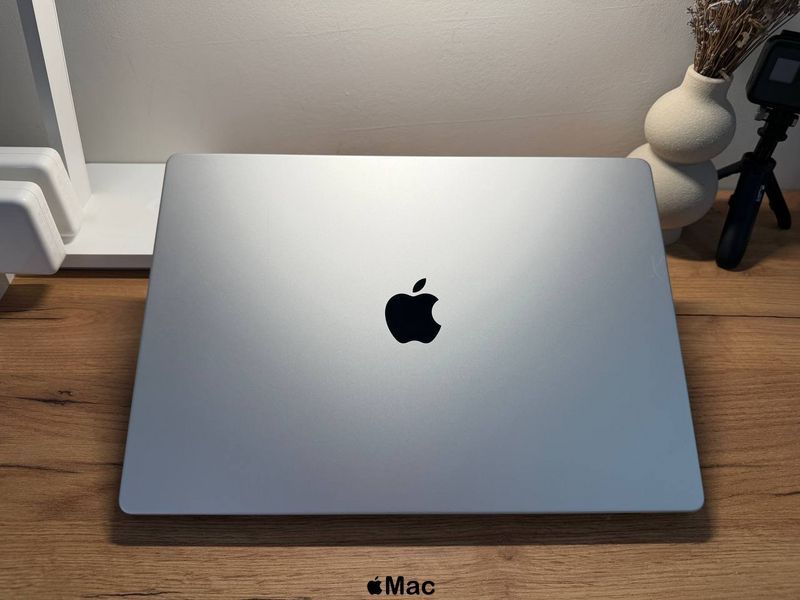 Apple MacBook Pro 16 2021 16 GPU M1 Pro 16Gb 512Gb SSD Silver M2556 фото