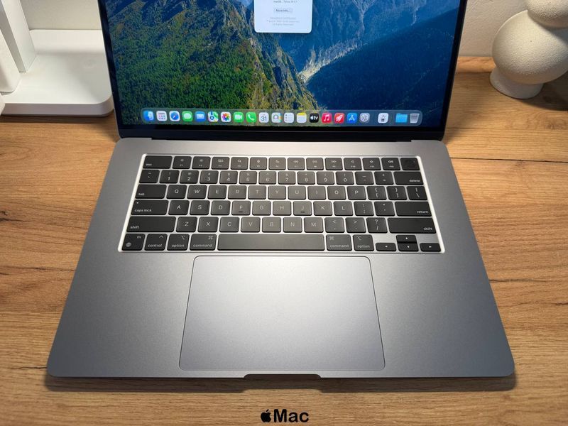 Apple MacBook Air 2024 15' M3 16GB RAM 512GB SSD Space Gray M2640 фото