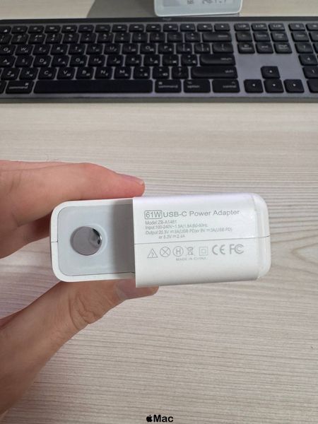 Блок живлення для MacBook Pro 13" 61W USB-C Power Adapter OEM M911-61 фото