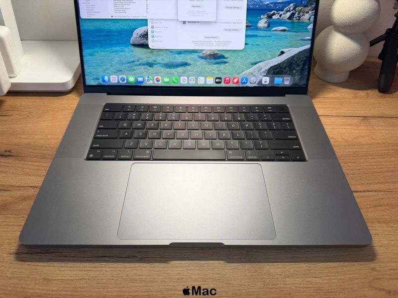 Apple MacBook Pro 16 2021 16-Core GPU M1 Pro 32Gb 512Gb Space Gray M2566 фото