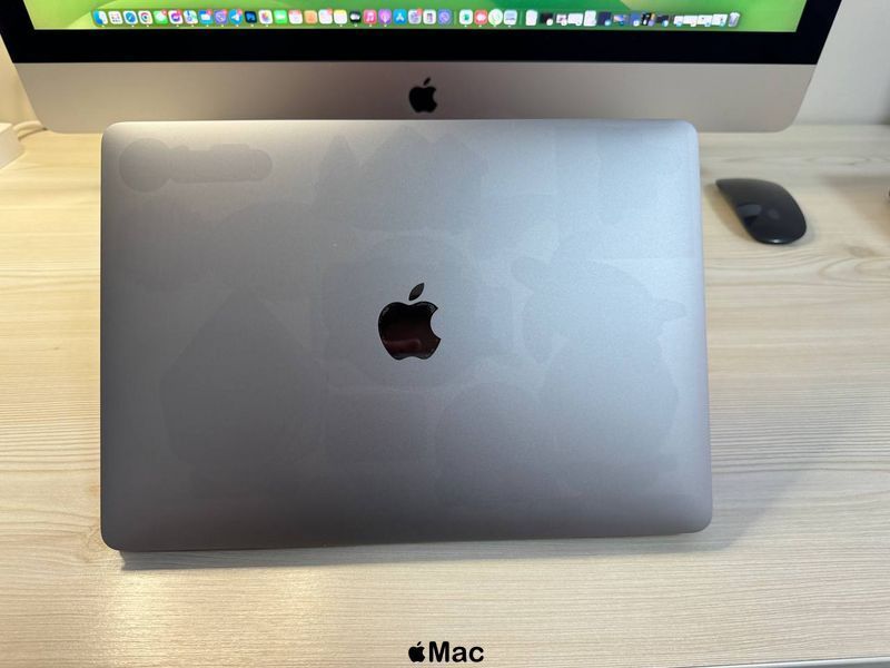 Apple MacBook Air 2020 M1 16/256Gb Space Gray M949 фото