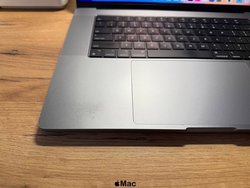 Apple MacBook Pro 16 2021 16-Core GPU M1 Pro 32Gb 1000Gb Space Gray M1803 фото