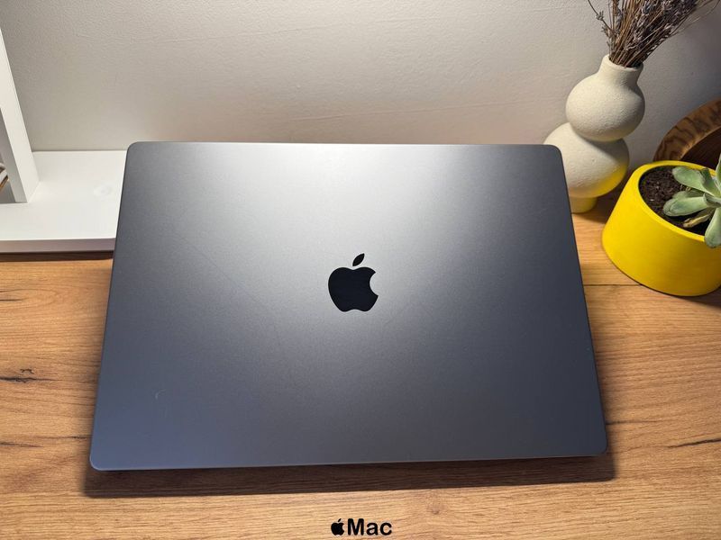 Apple MacBook Pro 16 2021 16-Core GPU M1 Pro 32Gb 1000Gb Space Gray M1803 фото
