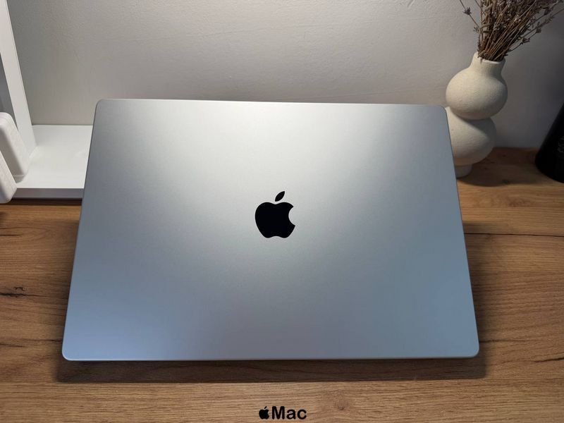 Apple MacBook Pro 16 2023 M2 Pro 16Gb 512Gb Silver M2513 фото