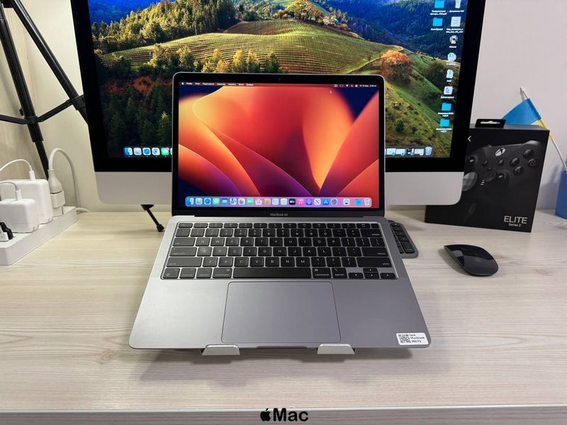Apple MacBook Air 2020 M1 8/256Gb Space Gray M870 фото