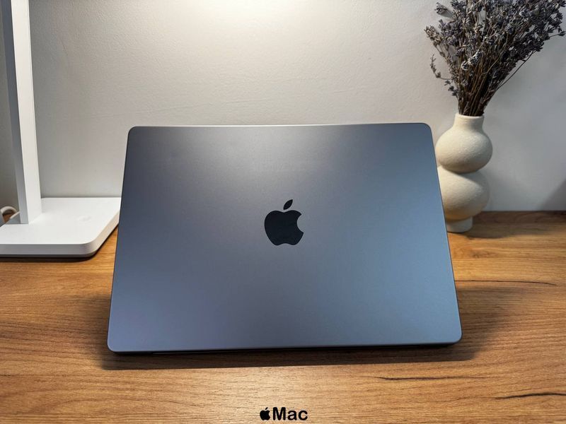 Apple MacBook Pro 14 2021 M1 Pro 32/512Gb Space Gray M1299 фото