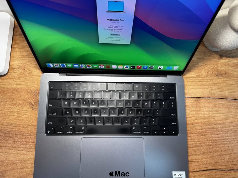Apple MacBook Pro 14 2021 M1 Pro 32/512Gb Space Gray M1299 фото
