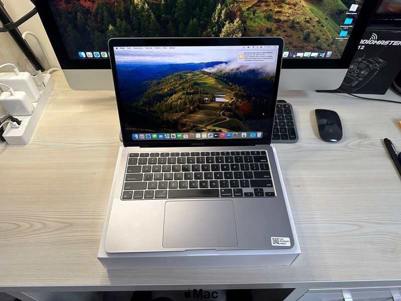 Apple MacBook Air 2020 M1 8/512Gb Space Gray M867 фото