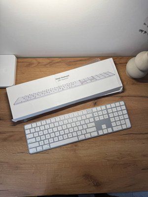 Apple Magic Keyboard with Touch ID and Numeric Keypad for Mac models (MK2C3) MK2C3 фото