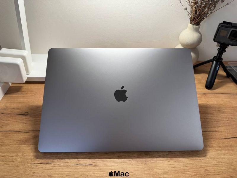Apple MacBook Pro 16 2019 intel i9-9980HK 32Gb 1TB SSD Radeon 5500M 4Gb Space Gray M2460 фото