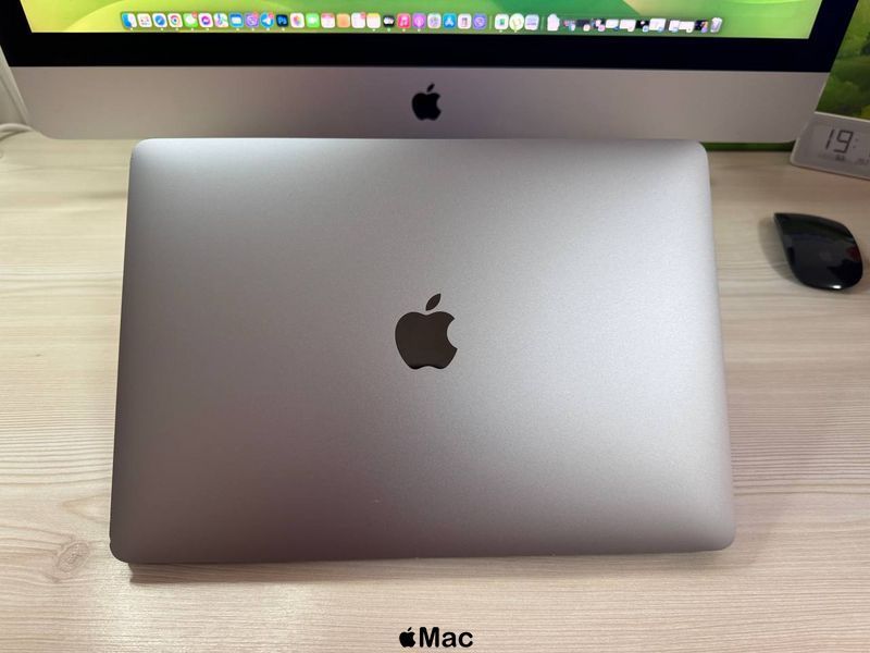 Apple MacBook Air 2020 M1 16/256Gb Space Gray M1004 фото