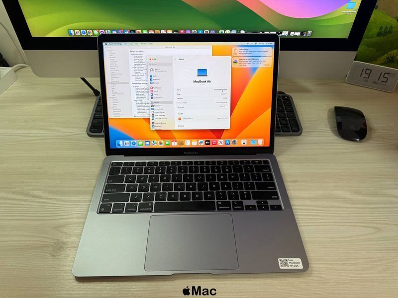 Apple MacBook Air 2020 M1 16/256Gb Space Gray M1004 фото