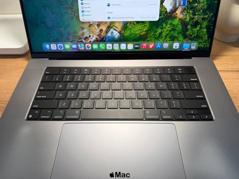 Apple MacBook Pro 16 2021 16-Core GPU M1 Pro 32Gb 512Gb Space Gray M2568 фото